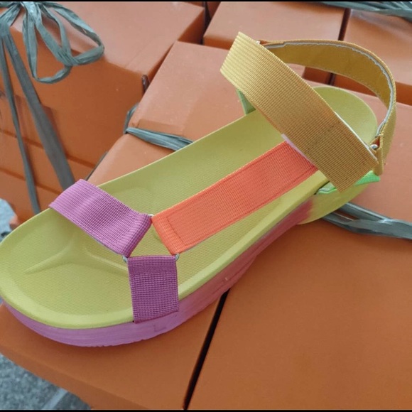 Summer Sandals ✨ - Picture 2 of 2